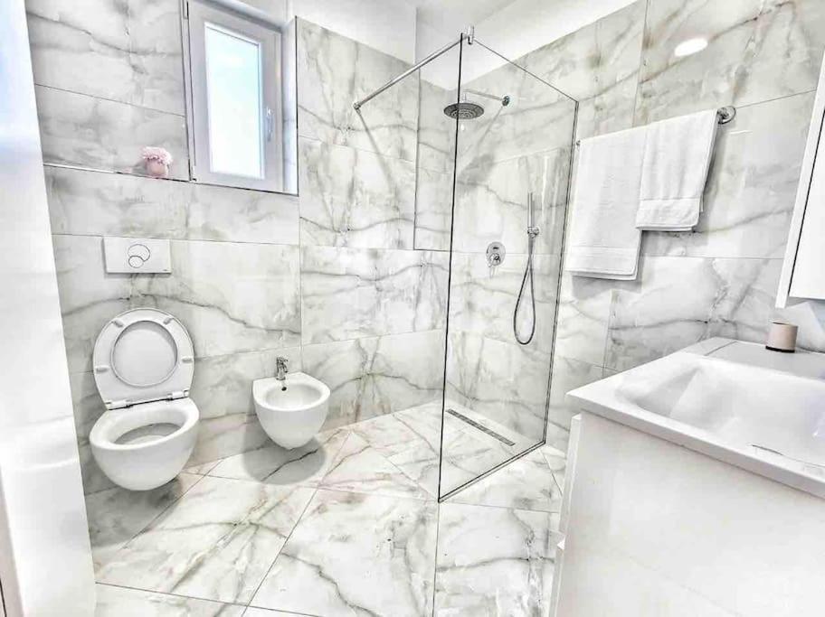 53° Bs Skanderbeg City Center Comfort ติรานา ภายนอก รูปภาพ