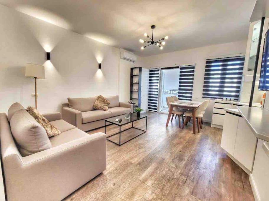 53° Bs Skanderbeg City Center Comfort ติรานา ภายนอก รูปภาพ